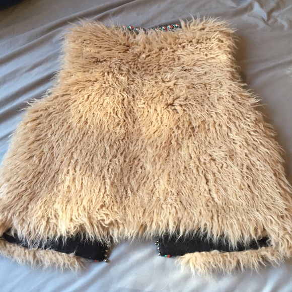 Faux fur vest - Picture 5 of 6